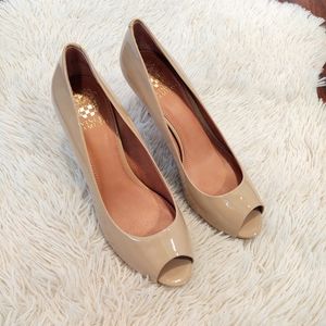 NWOT Vince Camuto Kira Peeptoe Pump